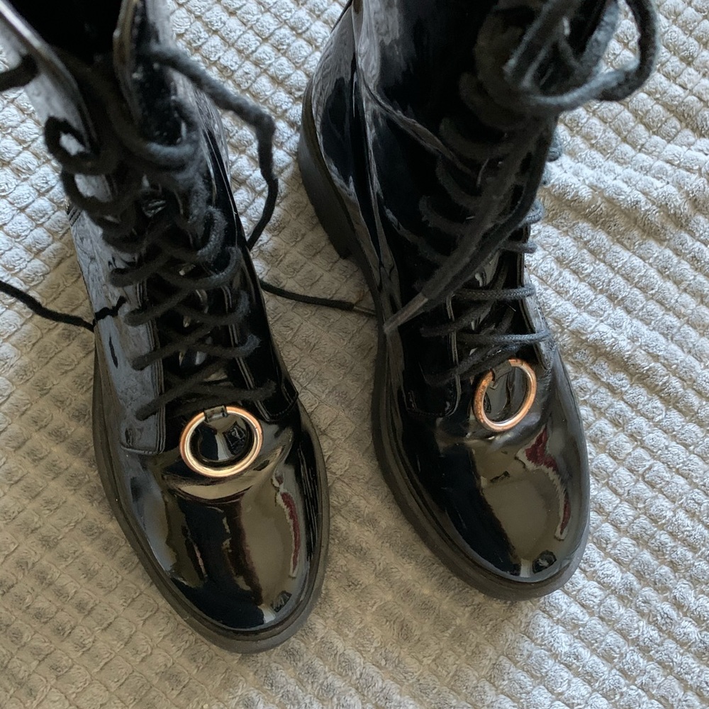 Boots - Picture 3 of 4